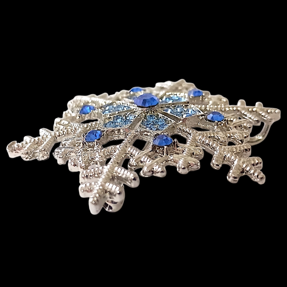 Icy Snowflake Pin Brooch Pendant Star Blue Rhinestone Crystal Winter Silver Tone - Picture 6 of 16